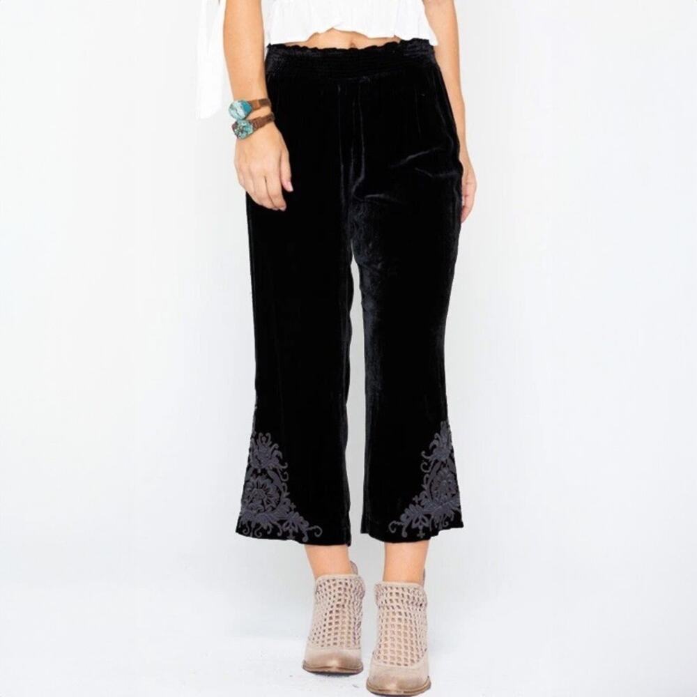 Johnny Was Black Velvet Embroidered Cropped Pants Size M